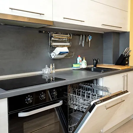 דירה Bright & Spacious 2-bedroom In By Flat Manаger
