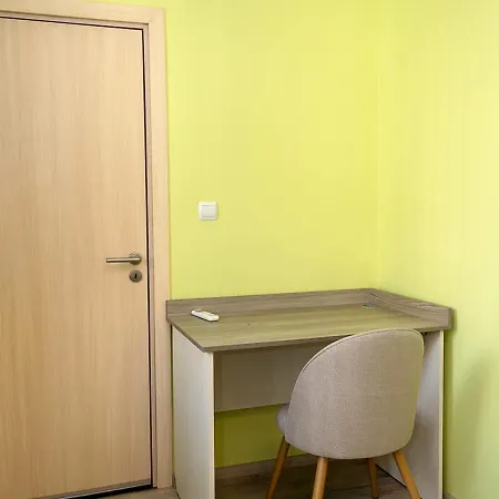 Bright & Spacious 2-bedroom In By Flat Manаger דירה