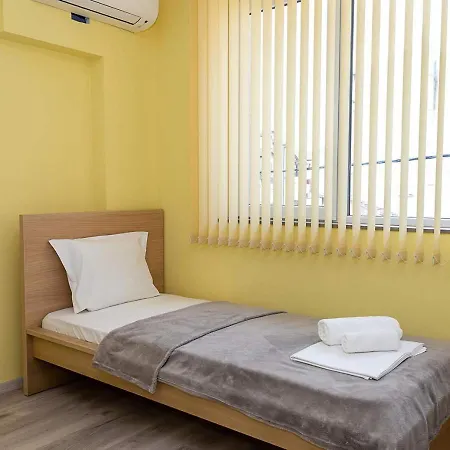 Bright & Spacious 2-bedroom In By Flat Manаger וארנה