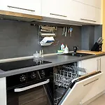 Apartment Bright & Spacious 2-bedroom In By Flat Manаger