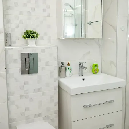 Апартаменты Bright&spacious 2-bedroom In By Flat Manаger *